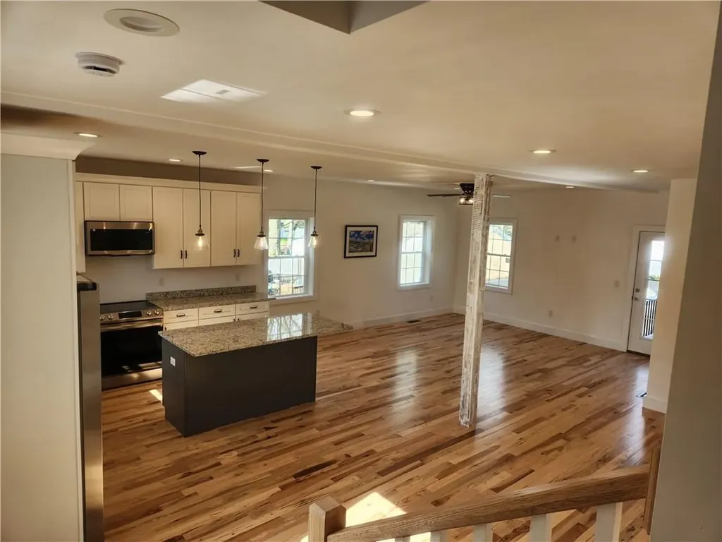 1284 Boston Neck Road Narragansett RI 02882