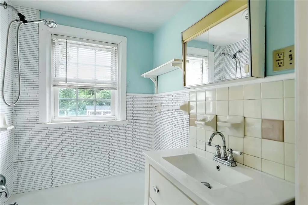 264 Phillips Street Woonsocket RI 02895