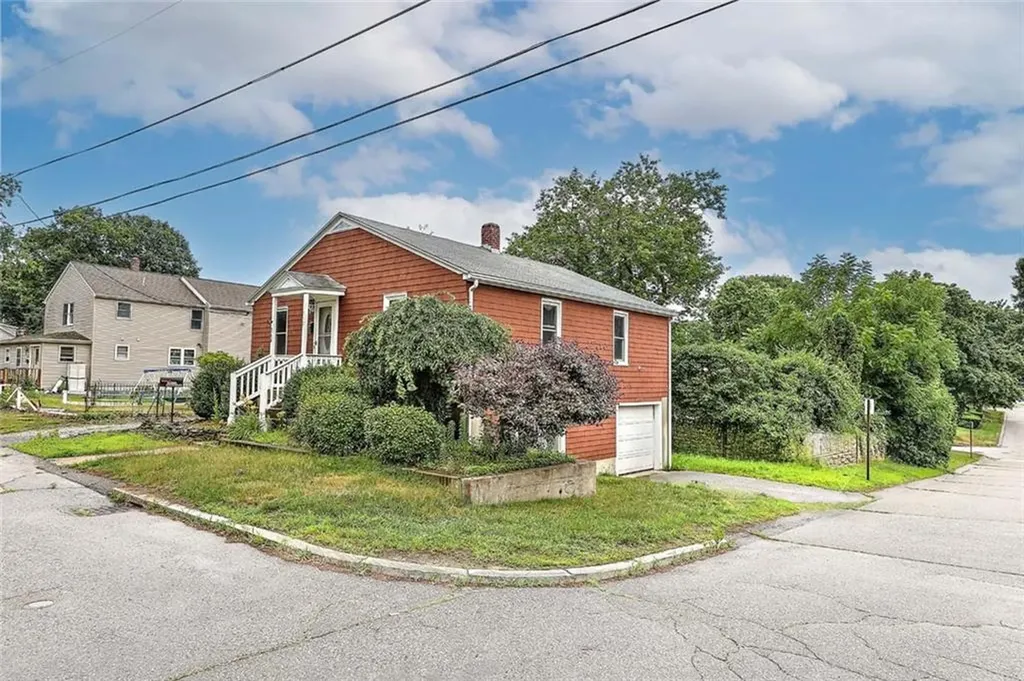 264 Phillips Street Woonsocket RI 02895