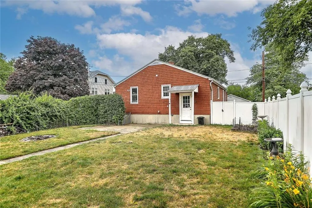 264 Phillips Street Woonsocket RI 02895