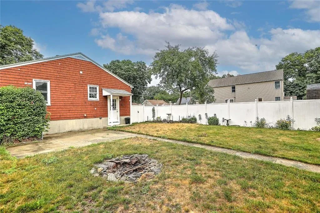 264 Phillips Street Woonsocket RI 02895