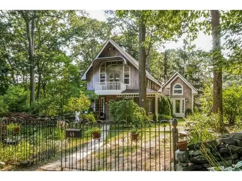 49 Sanford Avenue North Kingstown RI 02852