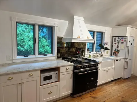 49 Sanford Avenue North Kingstown RI 02852