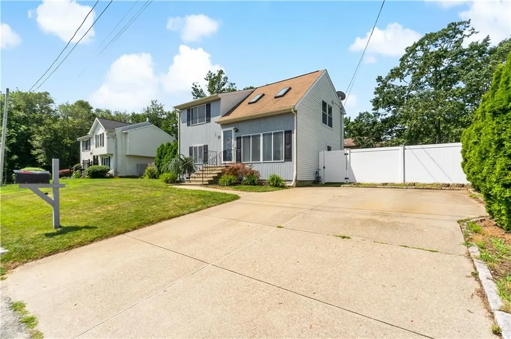 57 Vanstone Avenue Warwick RI 02889