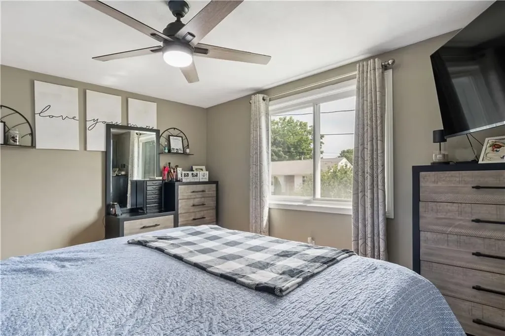 57 Vanstone Avenue Warwick RI 02889