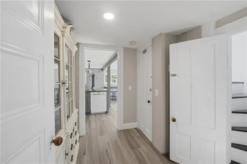 3672 S County Trail Richmond RI 02892