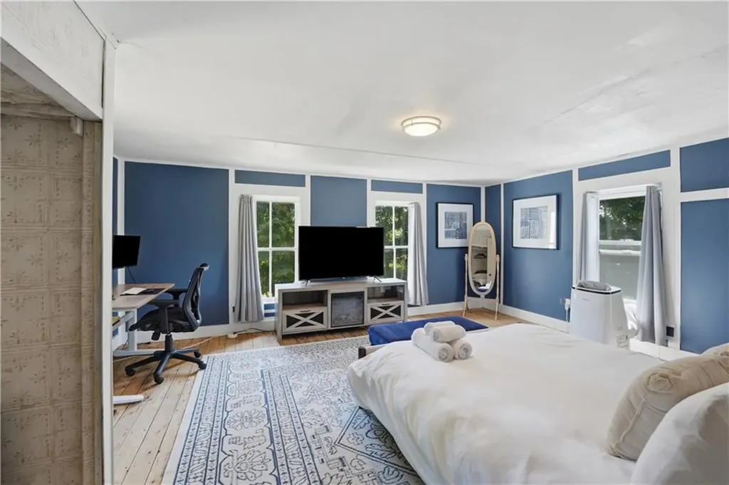 3672 S County Trail Richmond RI 02892