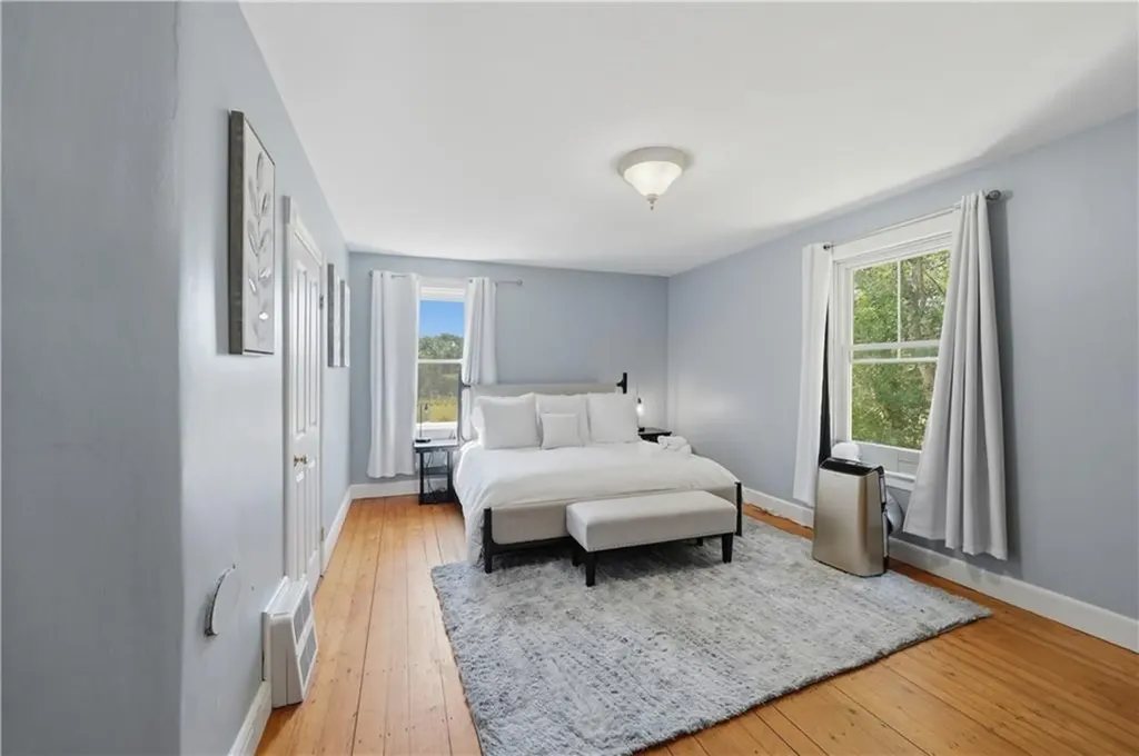 3672 S County Trail Richmond RI 02892