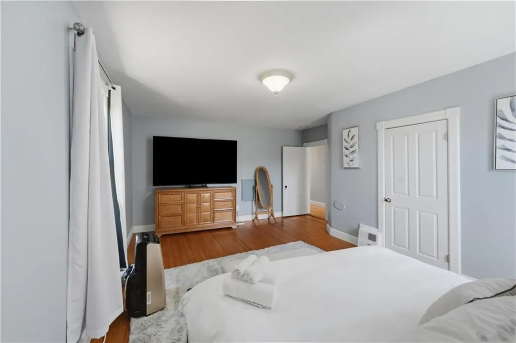 3672 S County Trail Richmond RI 02892