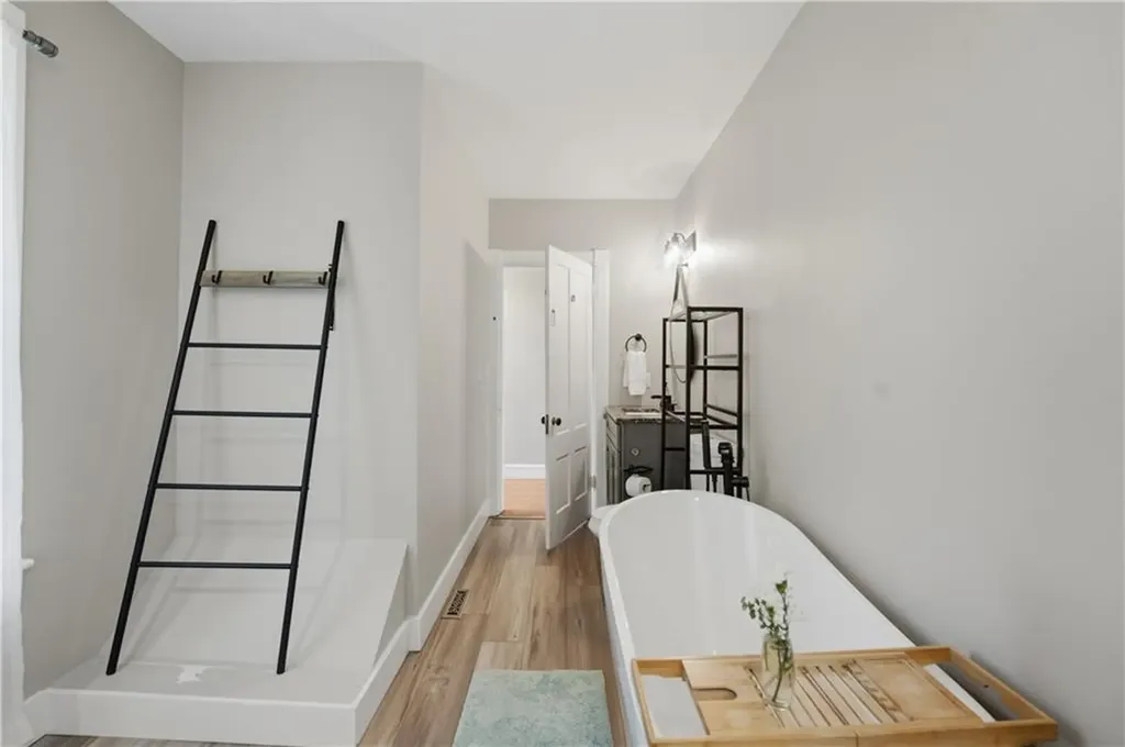 3672 S County Trail Richmond RI 02892