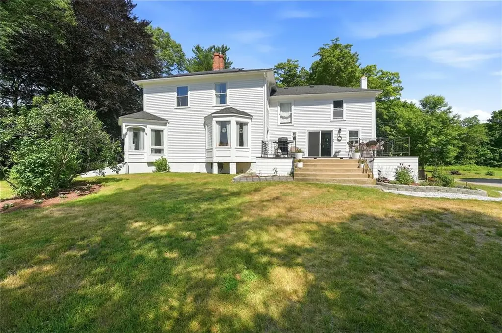 3672 S County Trail Richmond RI 02892