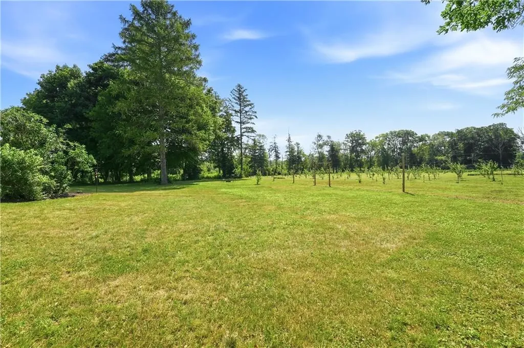 3672 S County Trail Richmond RI 02892