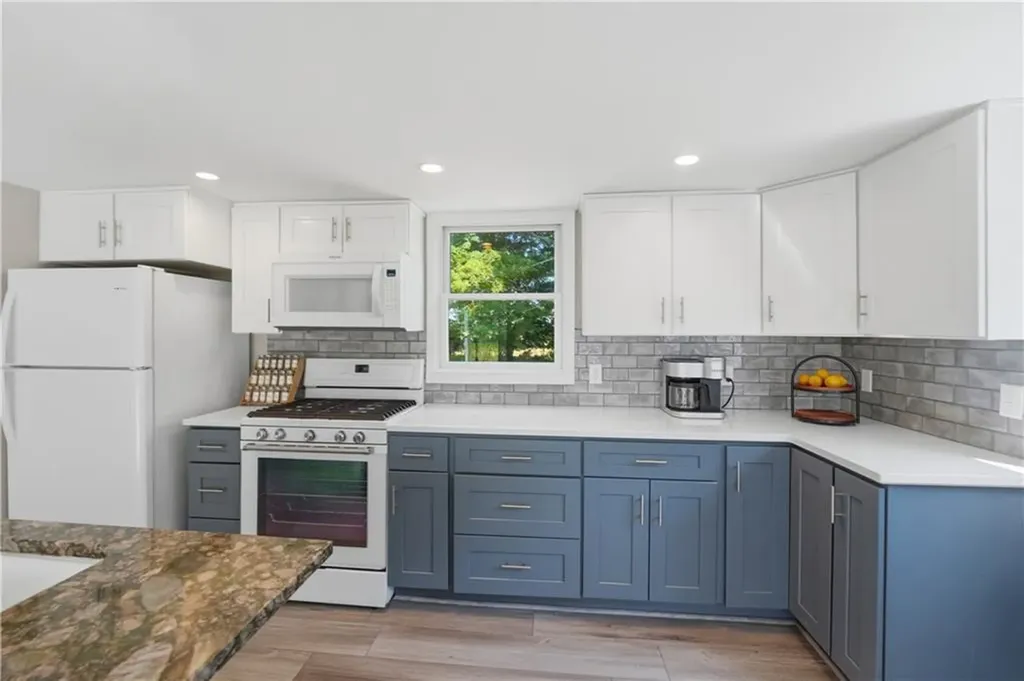 3672 S County Trail Richmond RI 02892