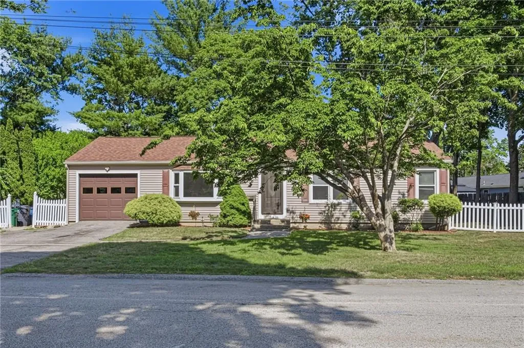 132 Potowomut Road Warwick RI 02818