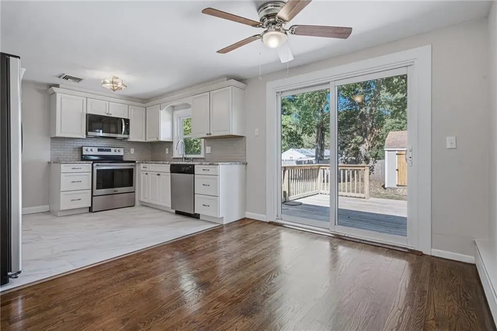 132 Potowomut Road Warwick RI 02818