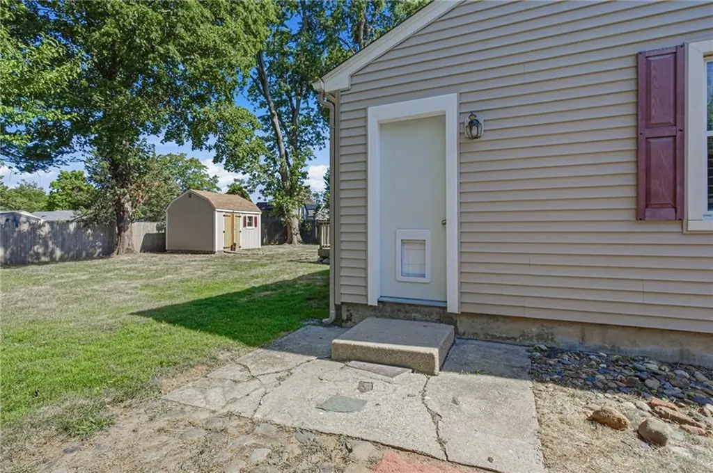 132 Potowomut Road Warwick RI 02818