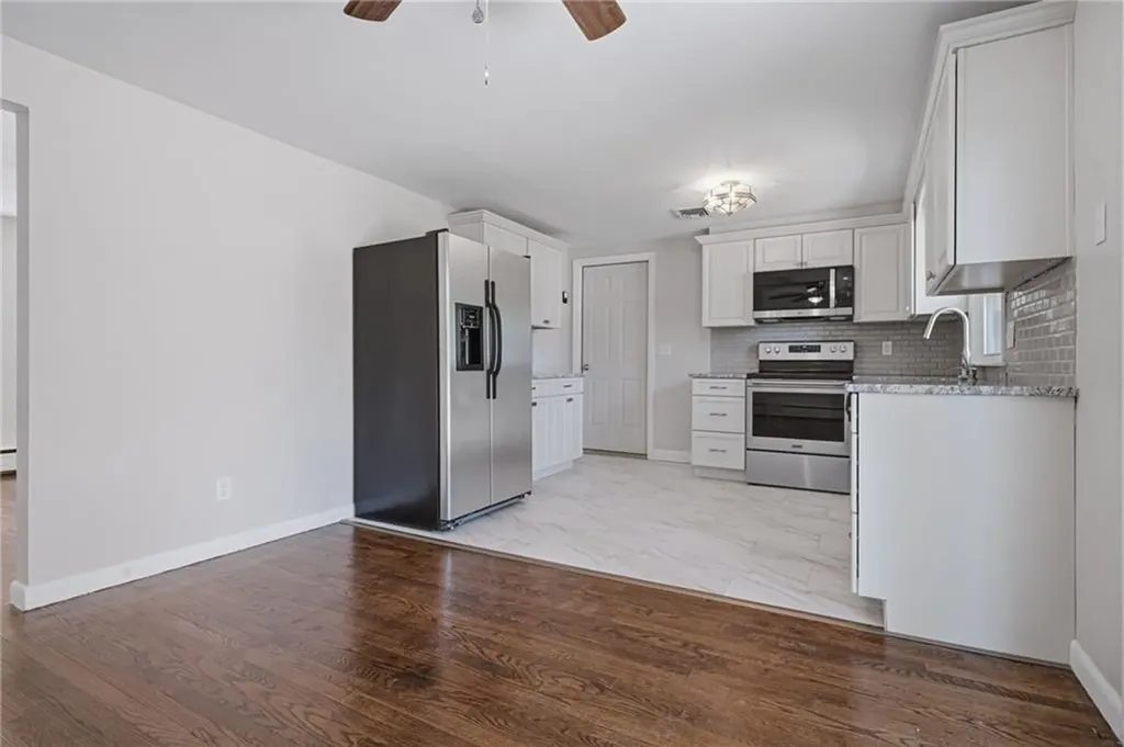 132 Potowomut Road Warwick RI 02818
