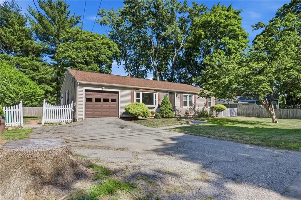 132 Potowomut Road Warwick RI 02818