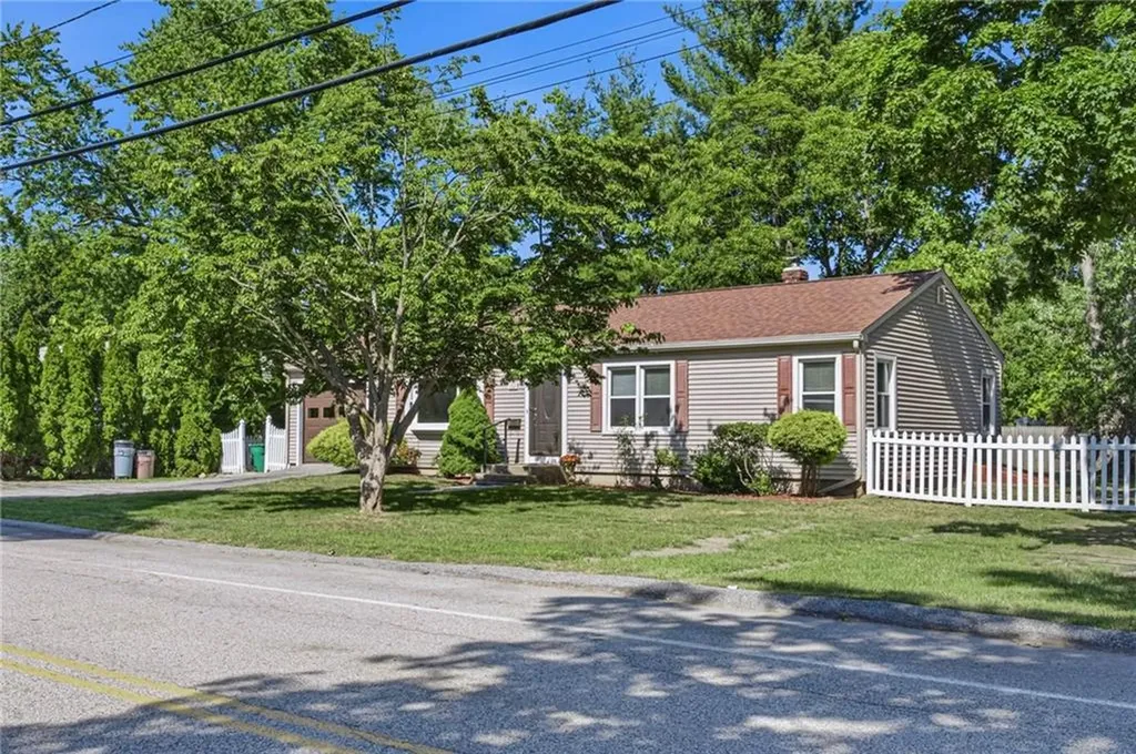 132 Potowomut Road Warwick RI 02818