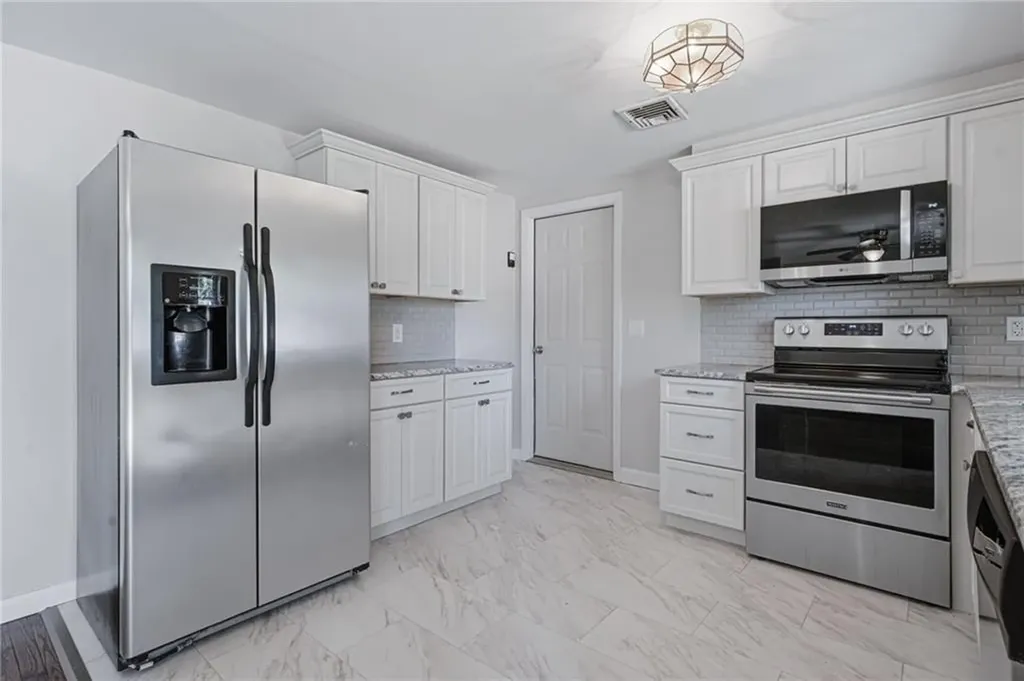132 Potowomut Road Warwick RI 02818