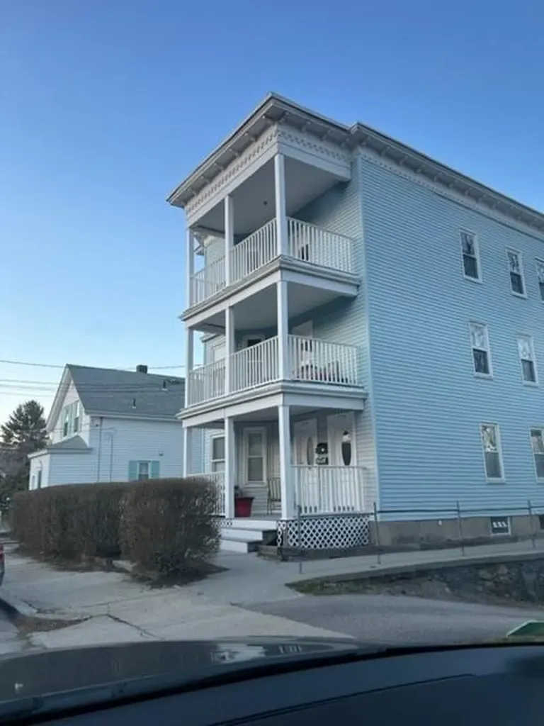 175 6th Avenue Woonsocket RI 02895
