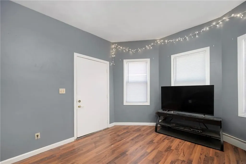 346 Douglas Avenue Providence RI 02908