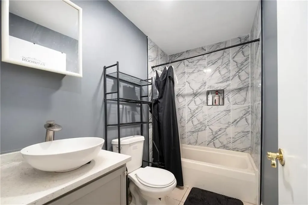 346 Douglas Avenue Providence RI 02908