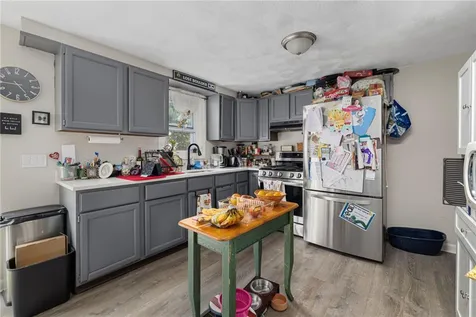 15 17 Saratoga Road North Kingstown RI 02852