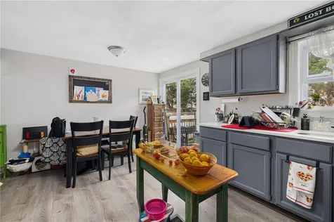 15 17 Saratoga Road North Kingstown RI 02852