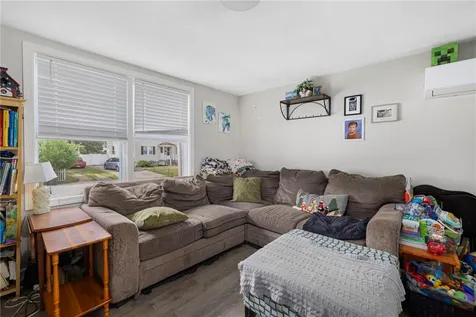 15 17 Saratoga Road North Kingstown RI 02852