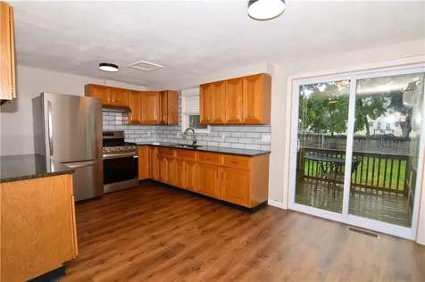 15 17 Saratoga Road North Kingstown RI 02852