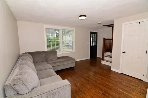 15 17 Saratoga Road North Kingstown RI 02852