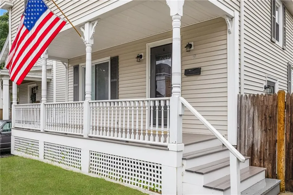 19 County Street Newport RI 02840