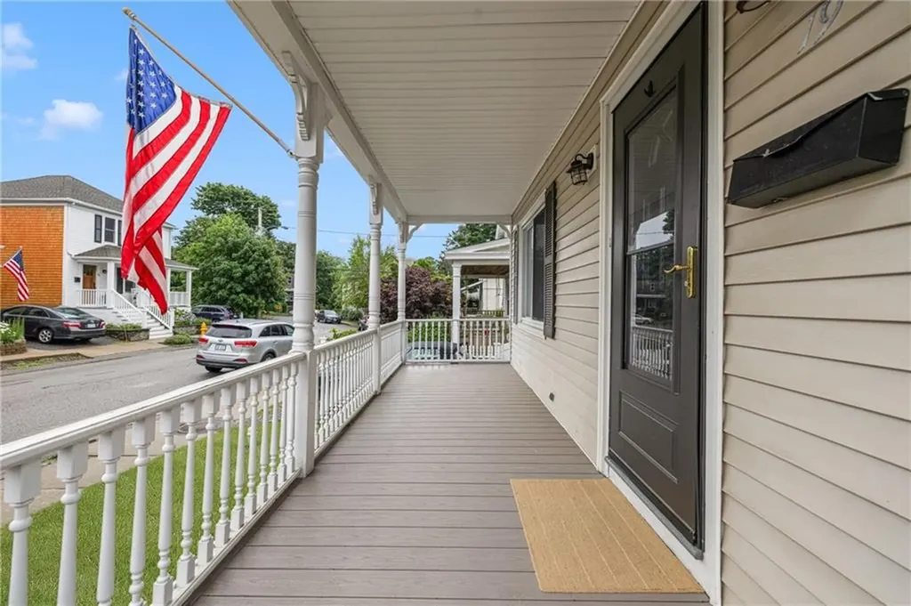 19 County Street Newport RI 02840