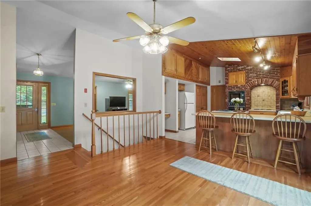 18 Biscuit Hill Road Foster RI 02825