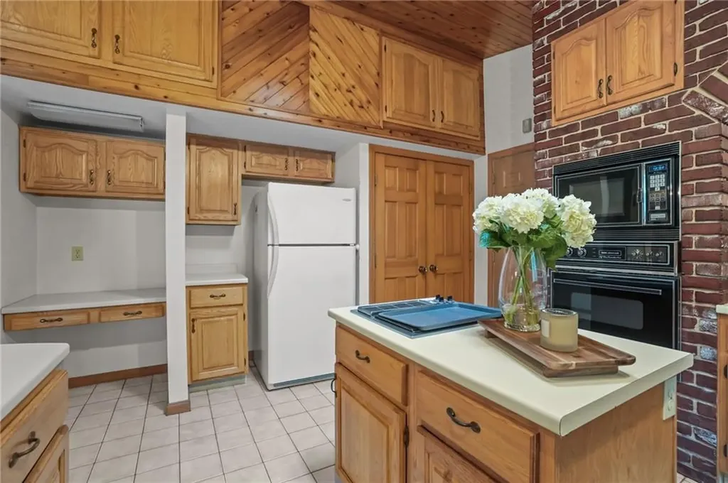 18 Biscuit Hill Road Foster RI 02825