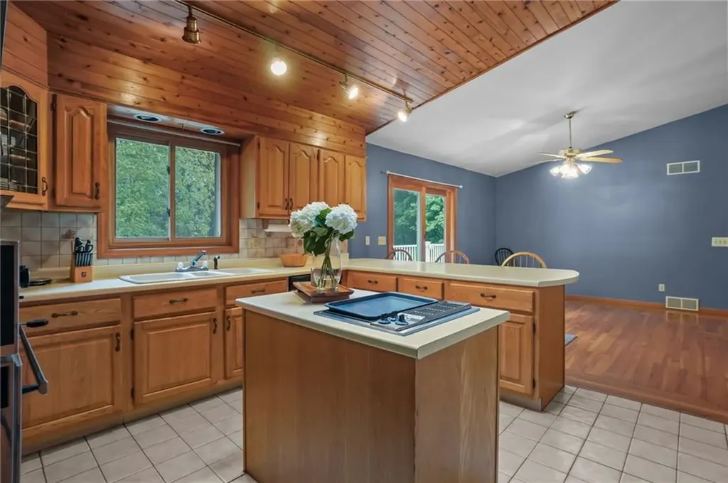 18 Biscuit Hill Road Foster RI 02825