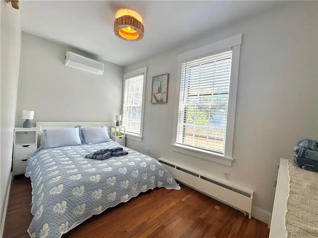 19 Walnut Street Newport RI 02840