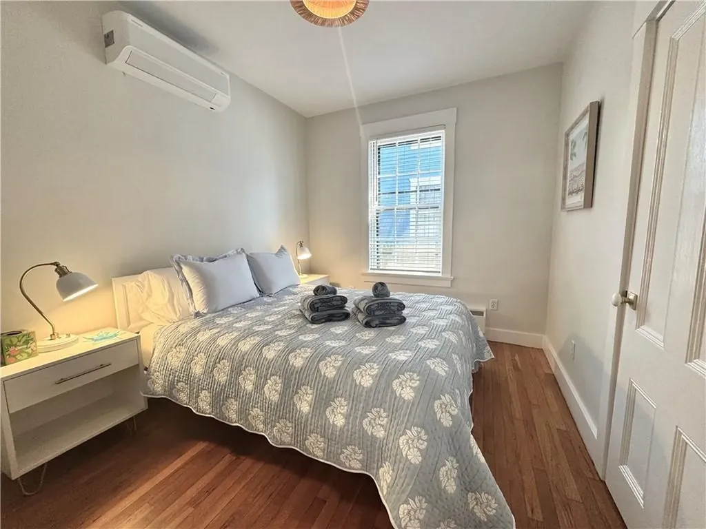 19 Walnut Street Newport RI 02840