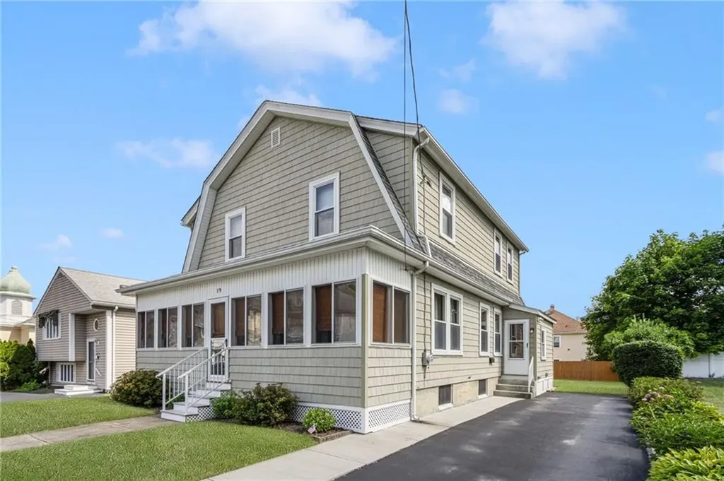 19 Bouvier Avenue Lincoln RI 02838
