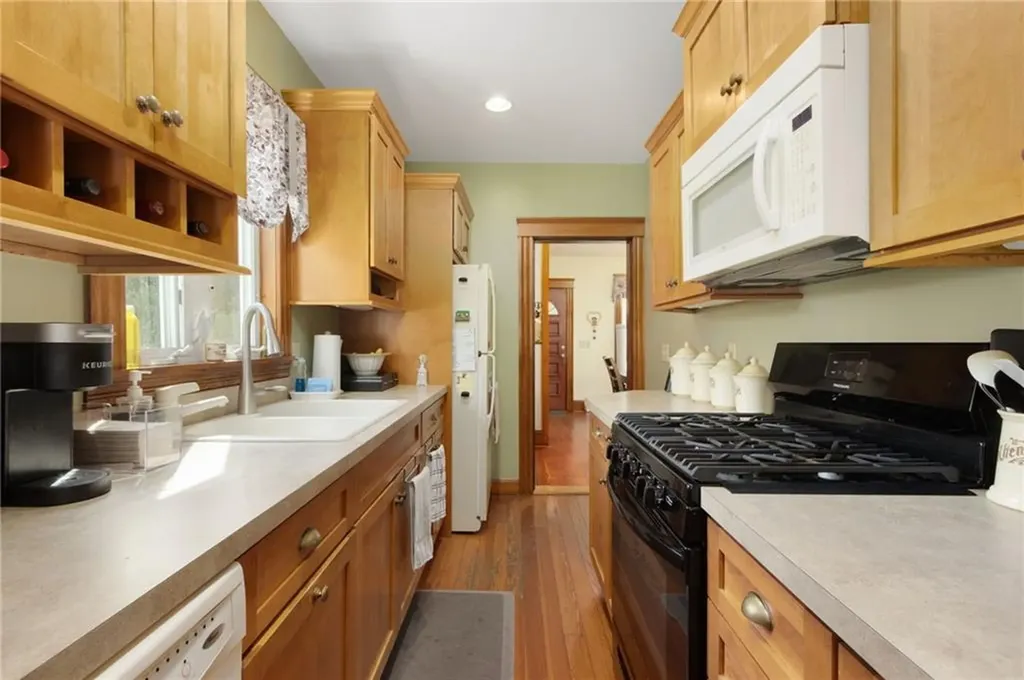19 Bouvier Avenue Lincoln RI 02838