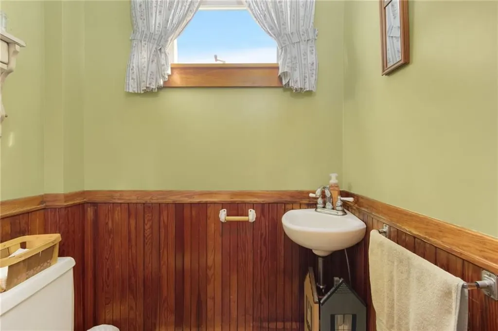19 Bouvier Avenue Lincoln RI 02838