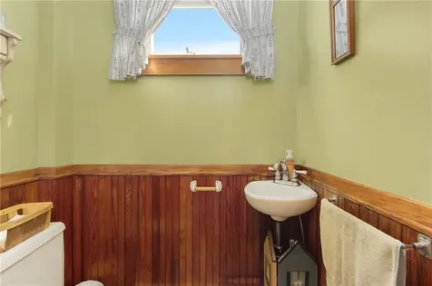 19 Bouvier Avenue Lincoln RI 02838