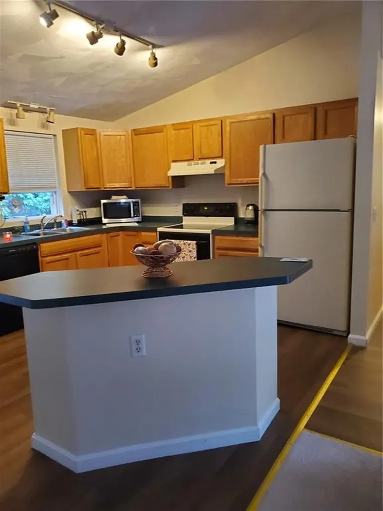 91 Oregon Avenue Woonsocket RI 02895