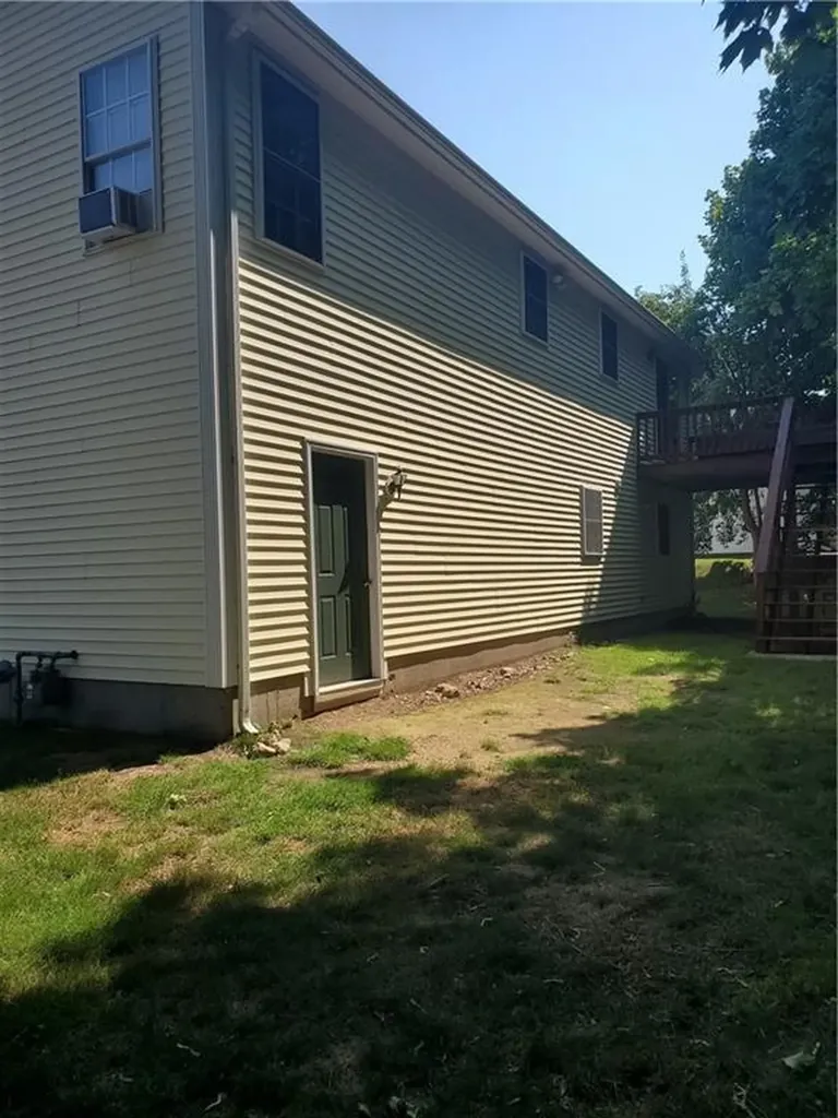 91 Oregon Avenue Woonsocket RI 02895