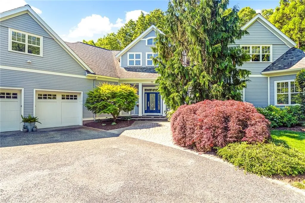 70 Lands End Drive North Kingstown RI 02852