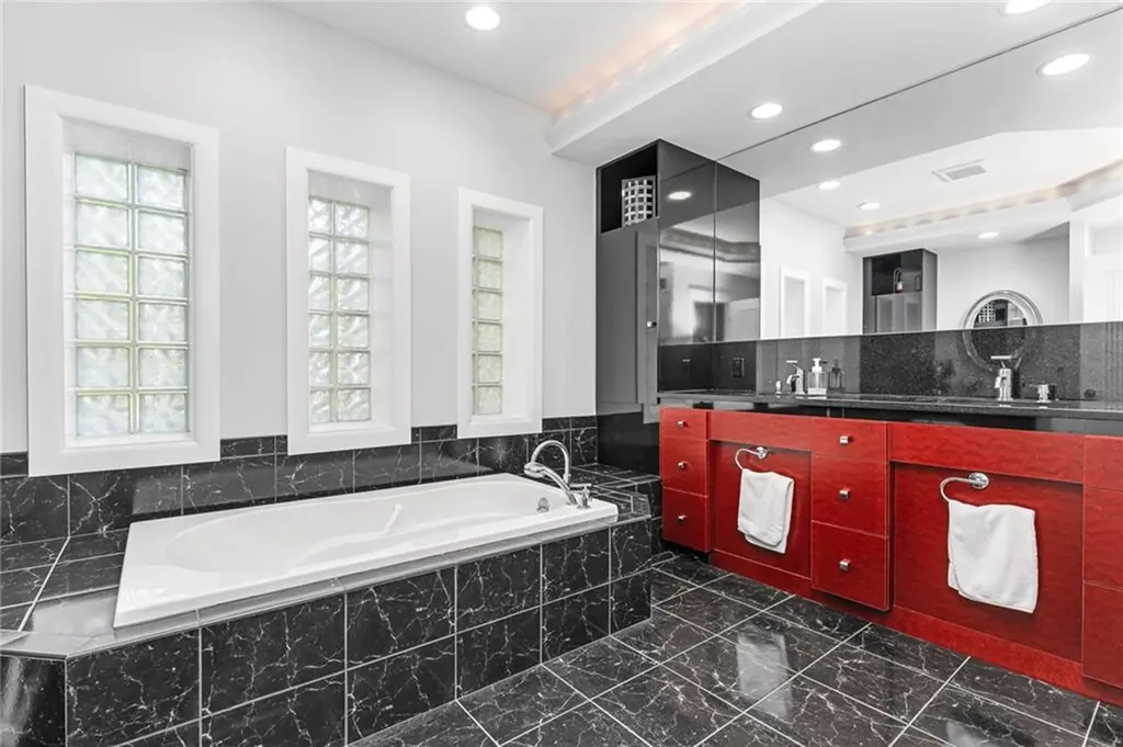 70 Lands End Drive North Kingstown RI 02852
