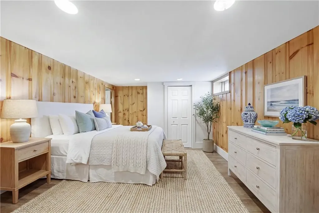 24 Rosegarden Street Warwick RI 02888