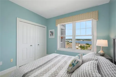 71 Starboard Drive Tiverton RI 02878