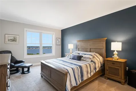 71 Starboard Drive Tiverton RI 02878